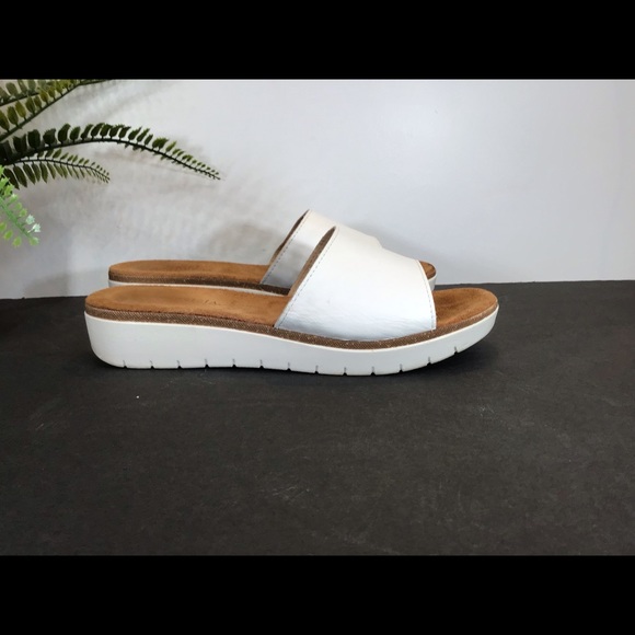 PATRIZIA BY SPRING STEP WHT LEATHER SLIDES SZ 11 - Picture 10 of 10